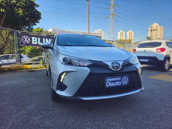 TOYOTA YARIS 1.5 16V FLEX XS MULTIDRIVE TOYOTA YARIS 1.5 16V FLEX XS MULTIDRIVE